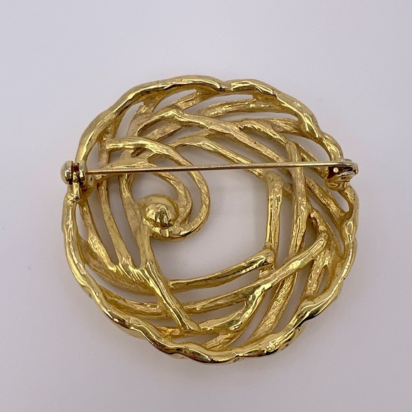 Round Gold Tone Brooch Pin - Picture 2 of 2